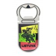 Magnetas atidarytuvas su Vyčiu trispalvės fone